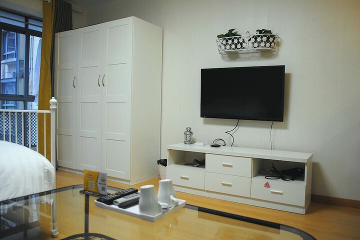 Room 7 of 172