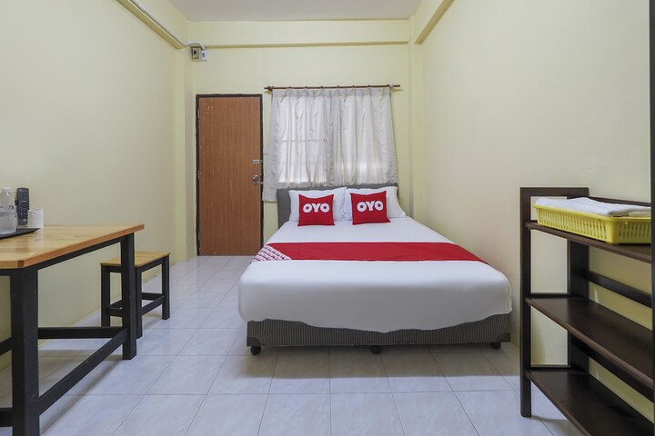 Room 9 of 28