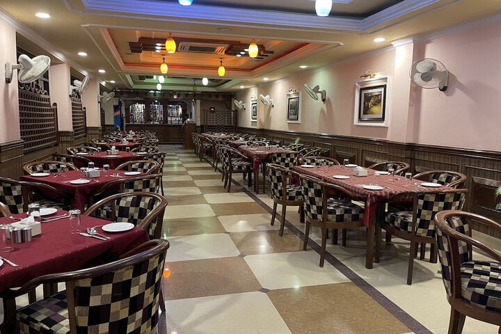 Dining 14 of 18