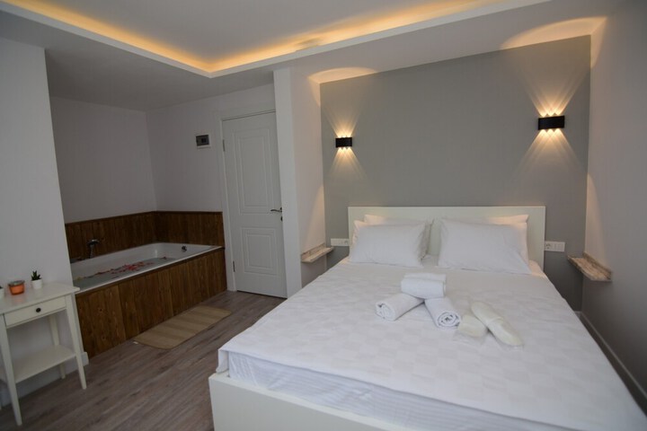 Room 20 of 38