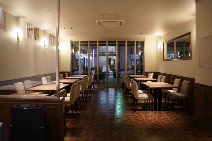 Dining 46 of 54