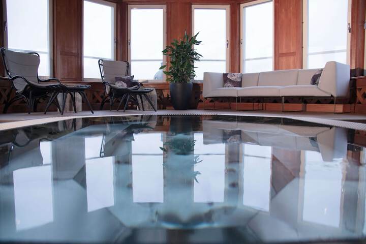 Pools & Facilities
