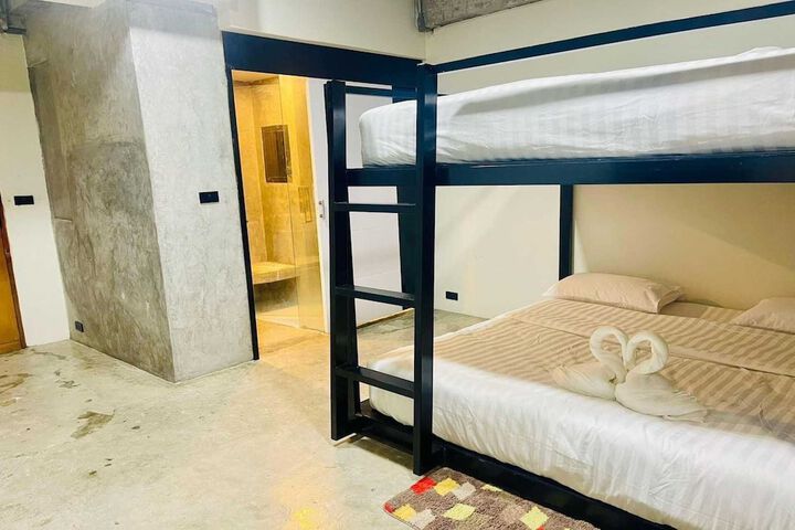 Room 14 of 34