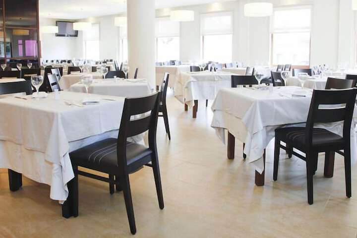 Dining 15 of 29