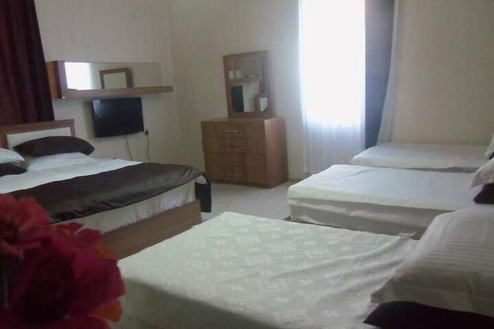 Room 11 of 27