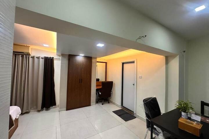 Room 13 of 30