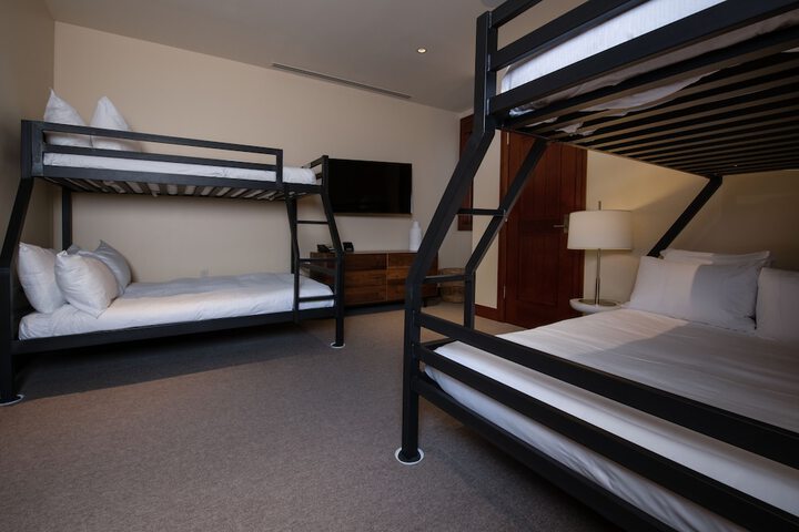 Room 14 of 158