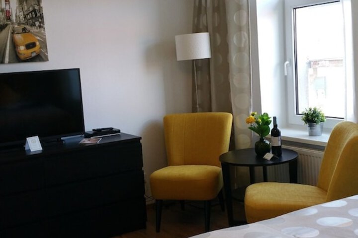 Room 17 of 27