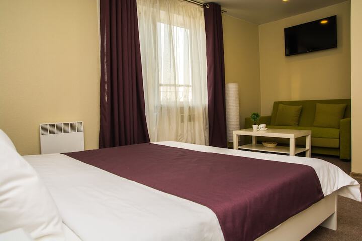 Room 3 of 12