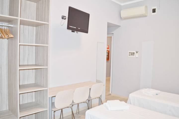 Room 5 of 20