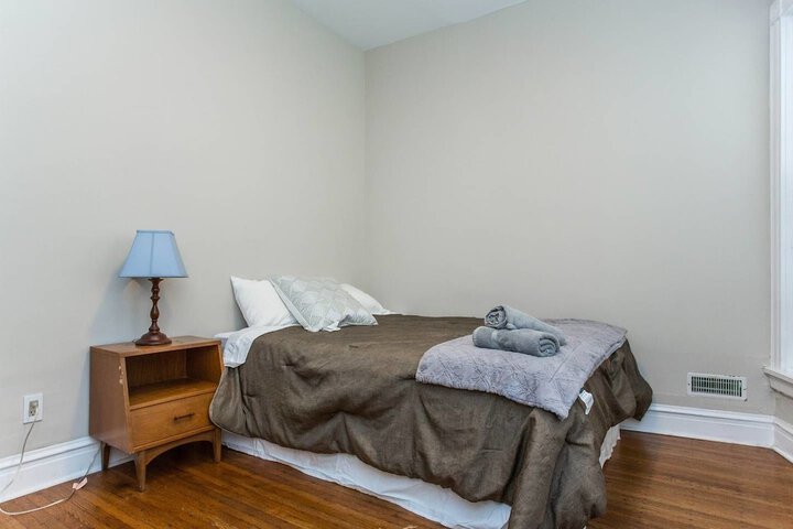Room 17 of 44
