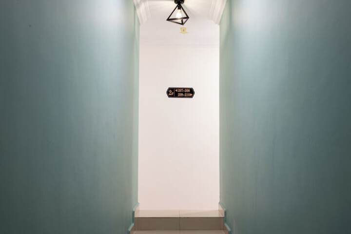 Ballroom/Hall 32 of 36