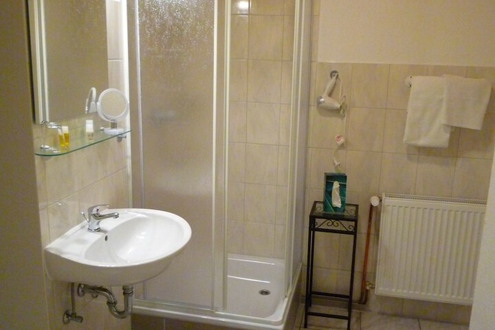 Room 12 of 23