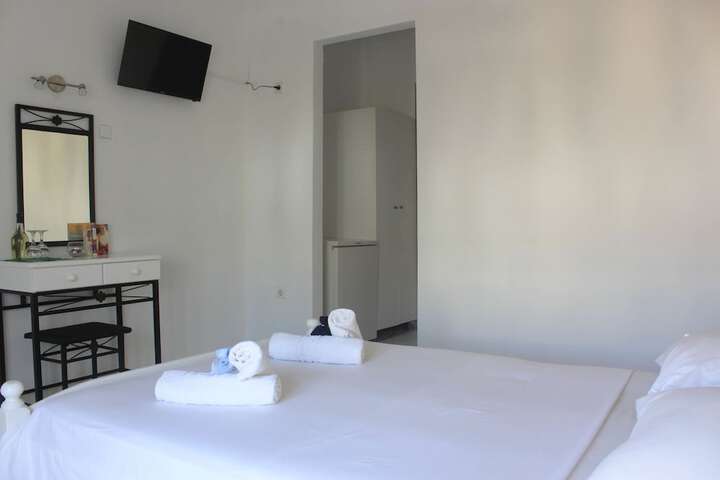 Room 12 of 37