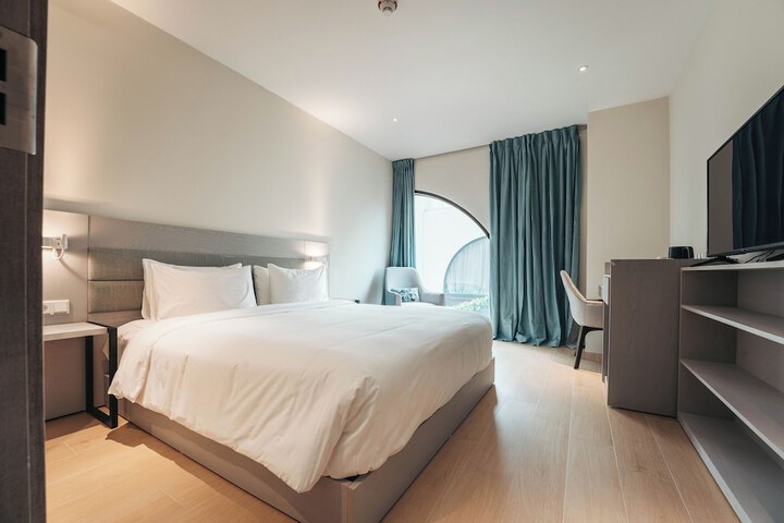 Room 44 of 103
