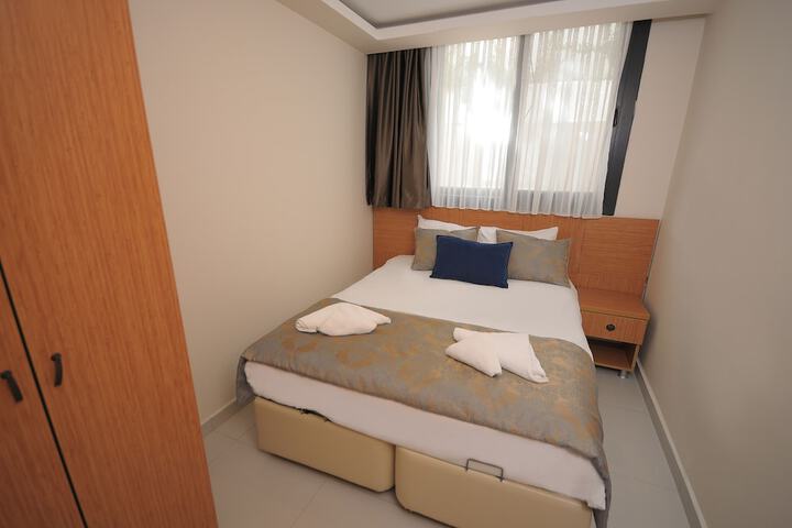 Room 33 of 54