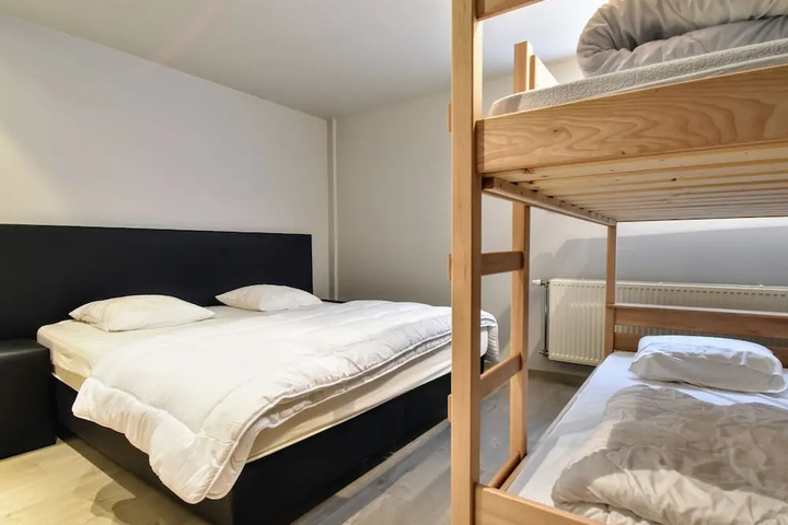 Room 2 of 24