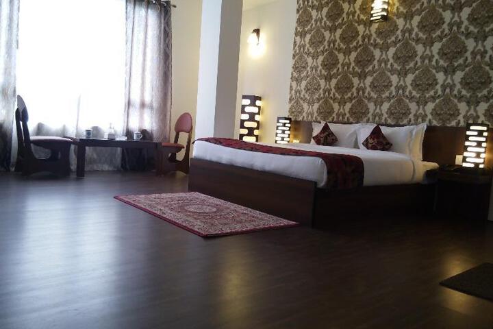 Room 1 of 5