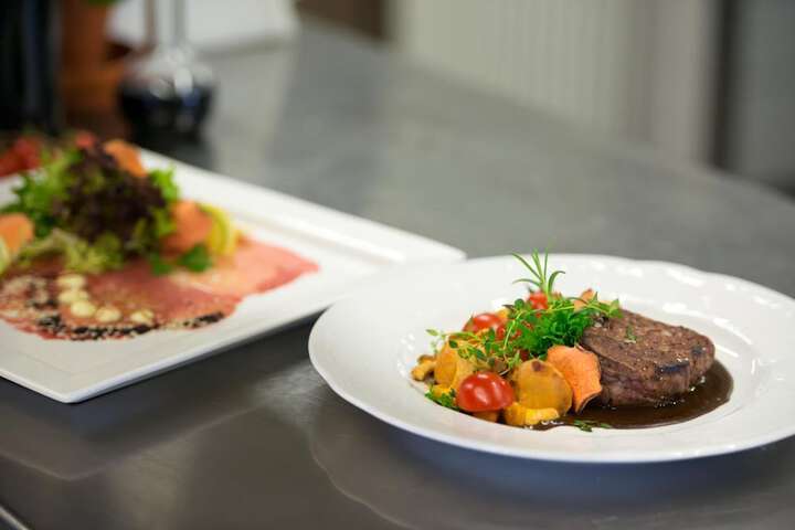 Dining 34 of 50