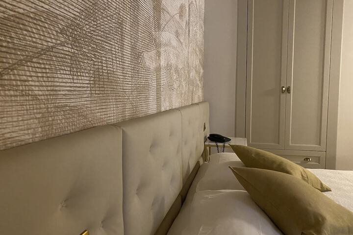 Room 10 of 50