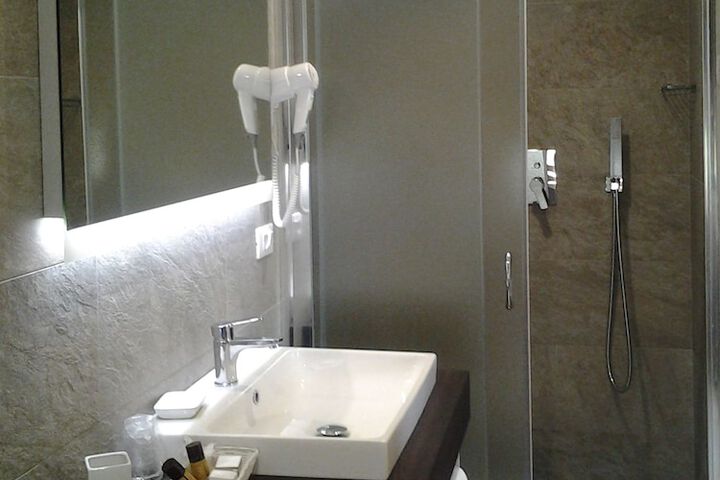 Room 9 of 53