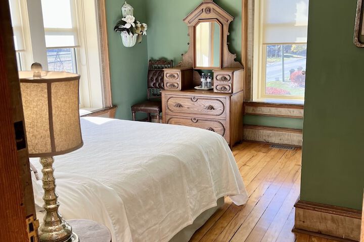 Room 9 of 40