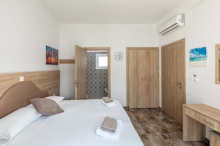 Room 3 of 54