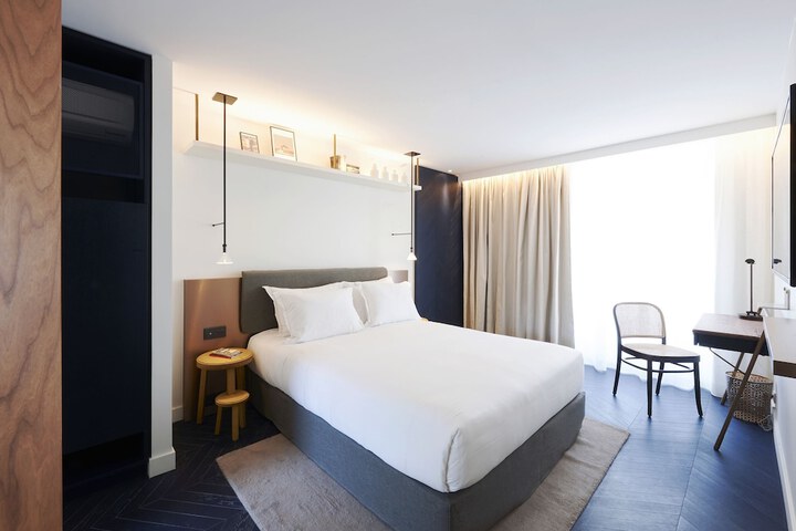 Room 10 of 52