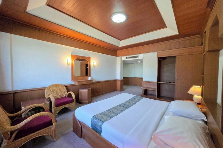 Room 30 of 65