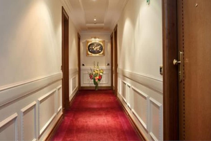 Ballroom/Hall 60 of 76