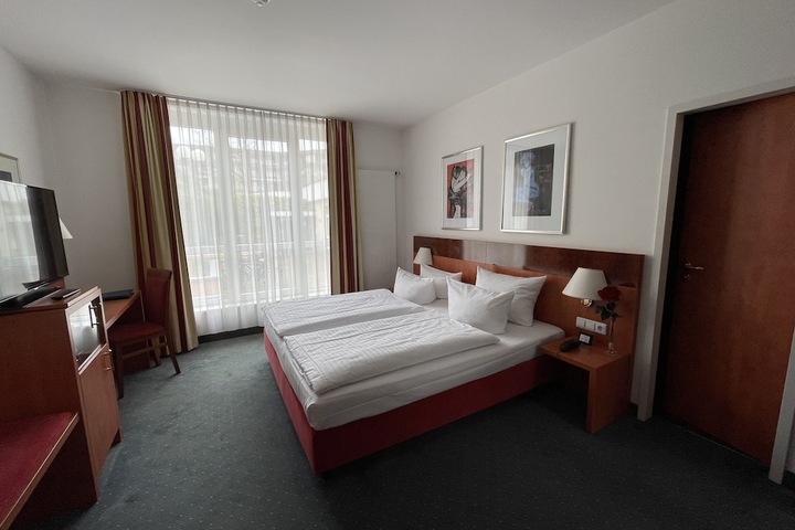 Room 17 of 54