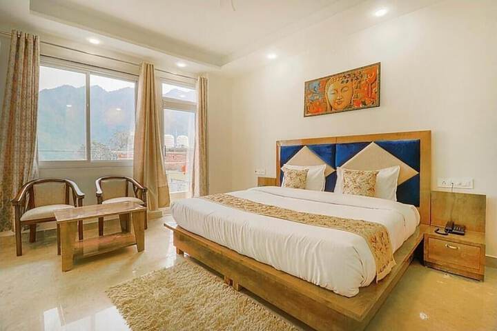 Room 3 of 25