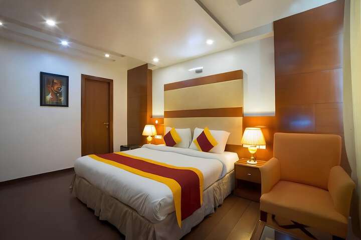 Room 2 of 27