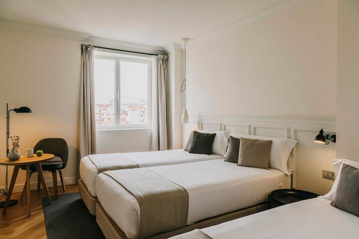 Room 32 of 90