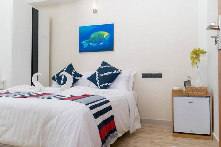 Room 3 of 9