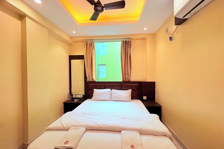 Room 7 of 77