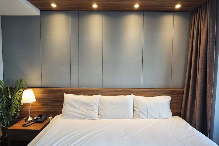 Room 9 of 43