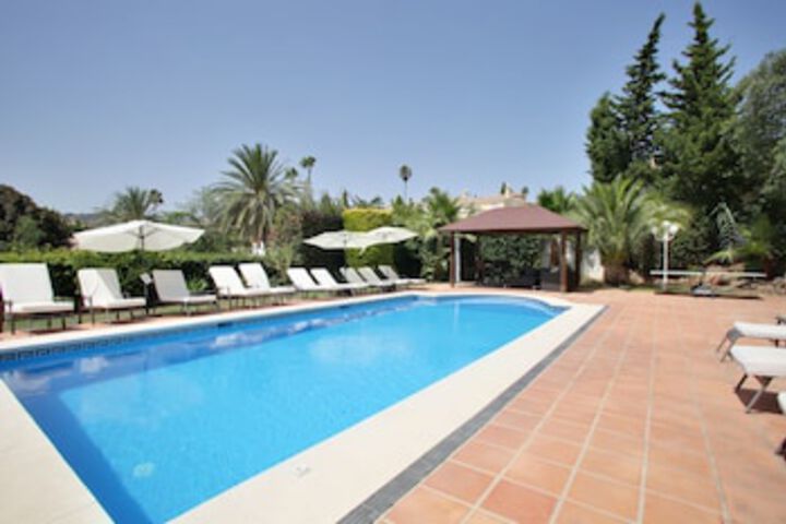 Pool 4 of 8