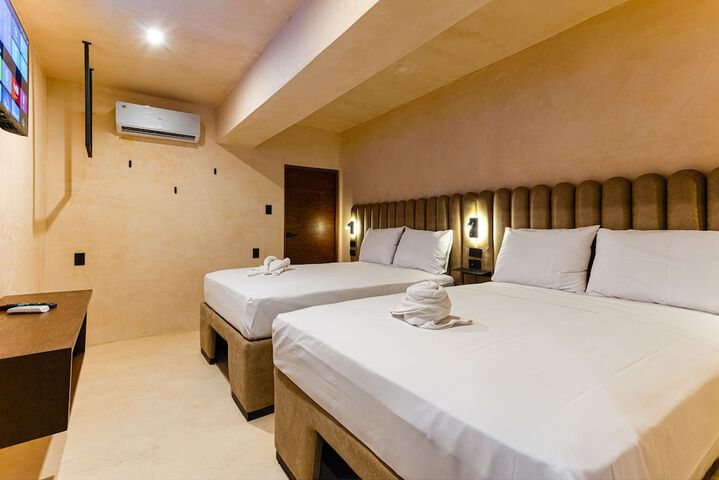 Room 13 of 28