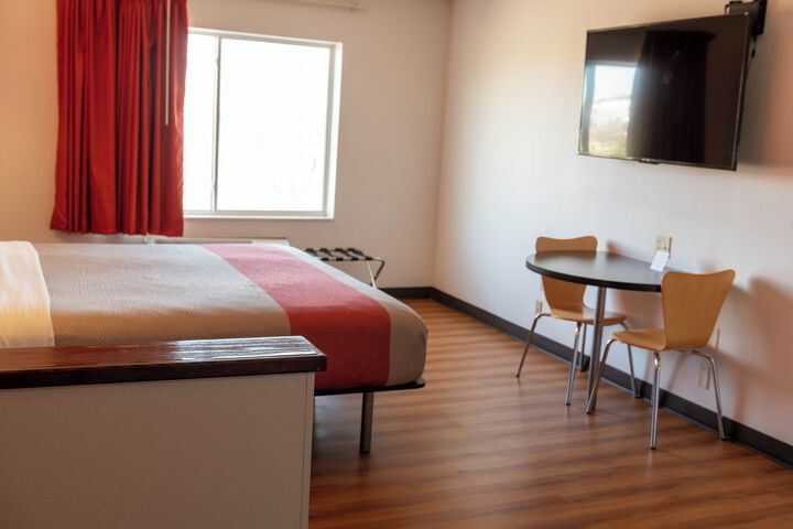 Room 15 of 36