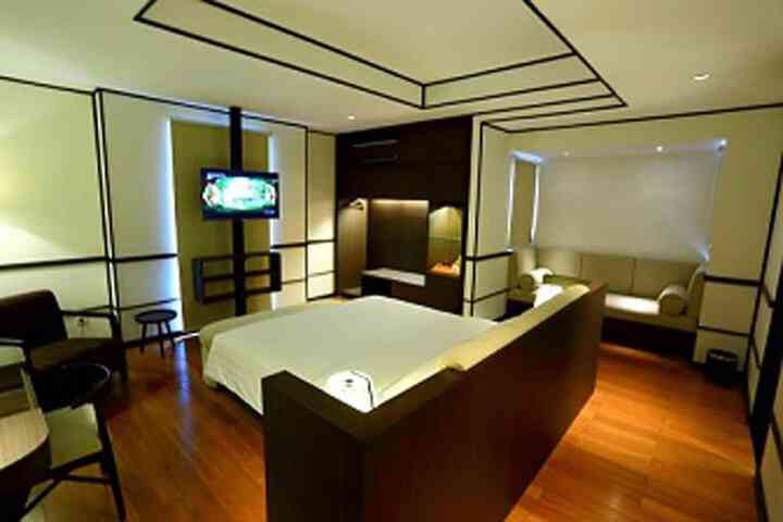 Room 28 of 63