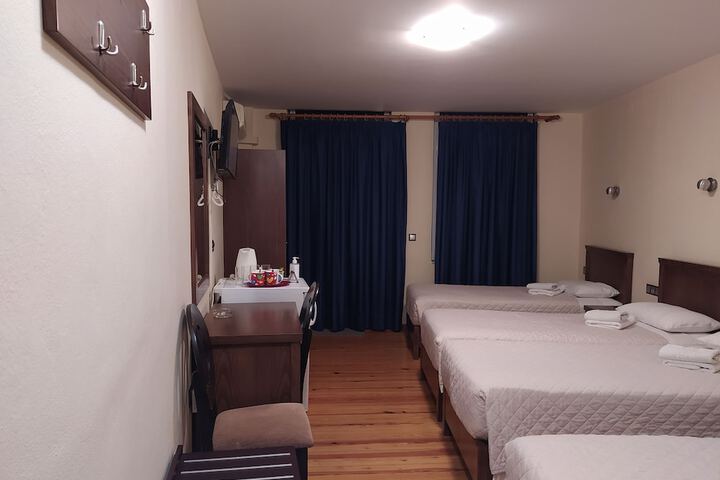 Room 28 of 70