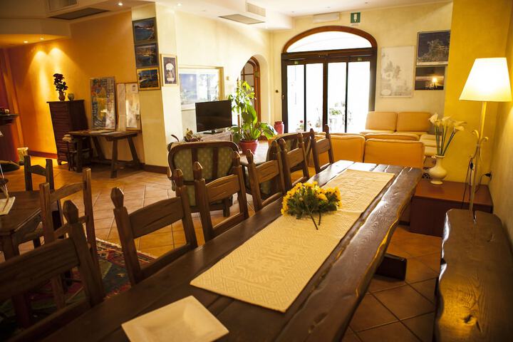 Guest Lobby