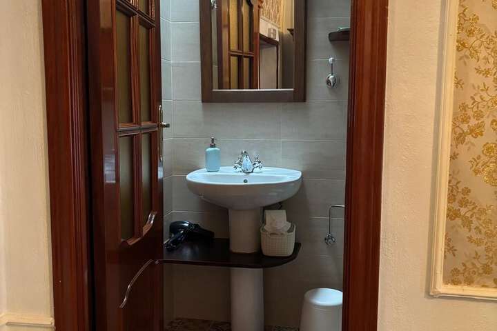 Room 3 of 17