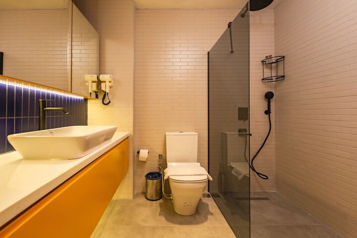 Room 16 of 23
