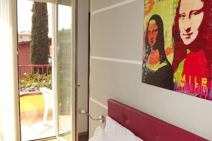 Room 20 of 44