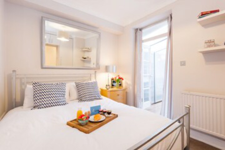 Room 5 of 22