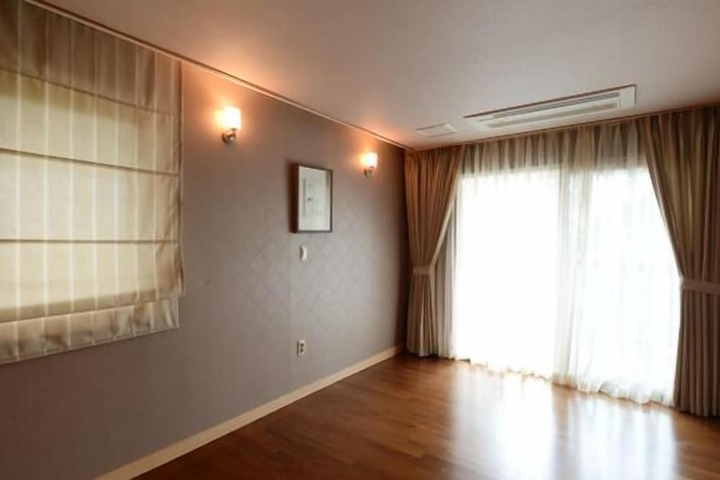 Room 11 of 49