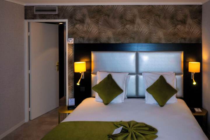 Room 16 of 35