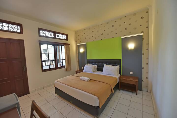 Room 12 of 73
